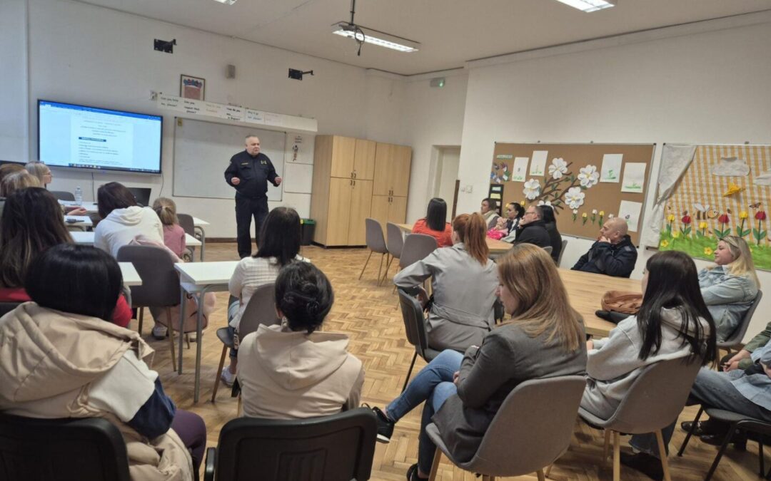 PREDAVANJE ZA RODITELJE: SIGURNOST U PROMETU / ПРЕДАВАЊЕ ЗА РОДИТЕЉЕ: СИГУРНОСТ У САОБРАЋАЈУ